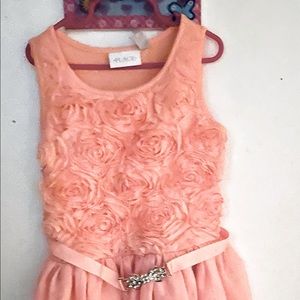 Size medium 7-8 Big Girls Easter dress with tulle skirt - NEW